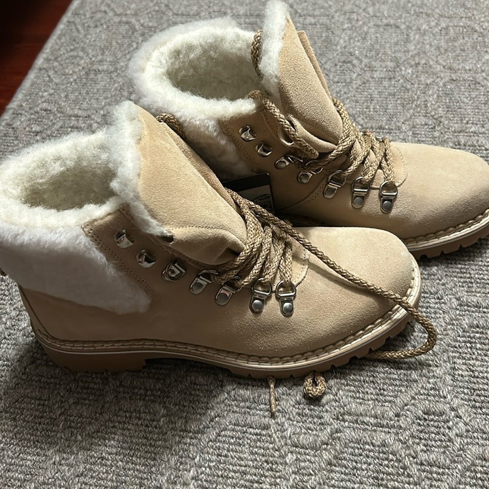 Montelliana Boots size 39 NWT